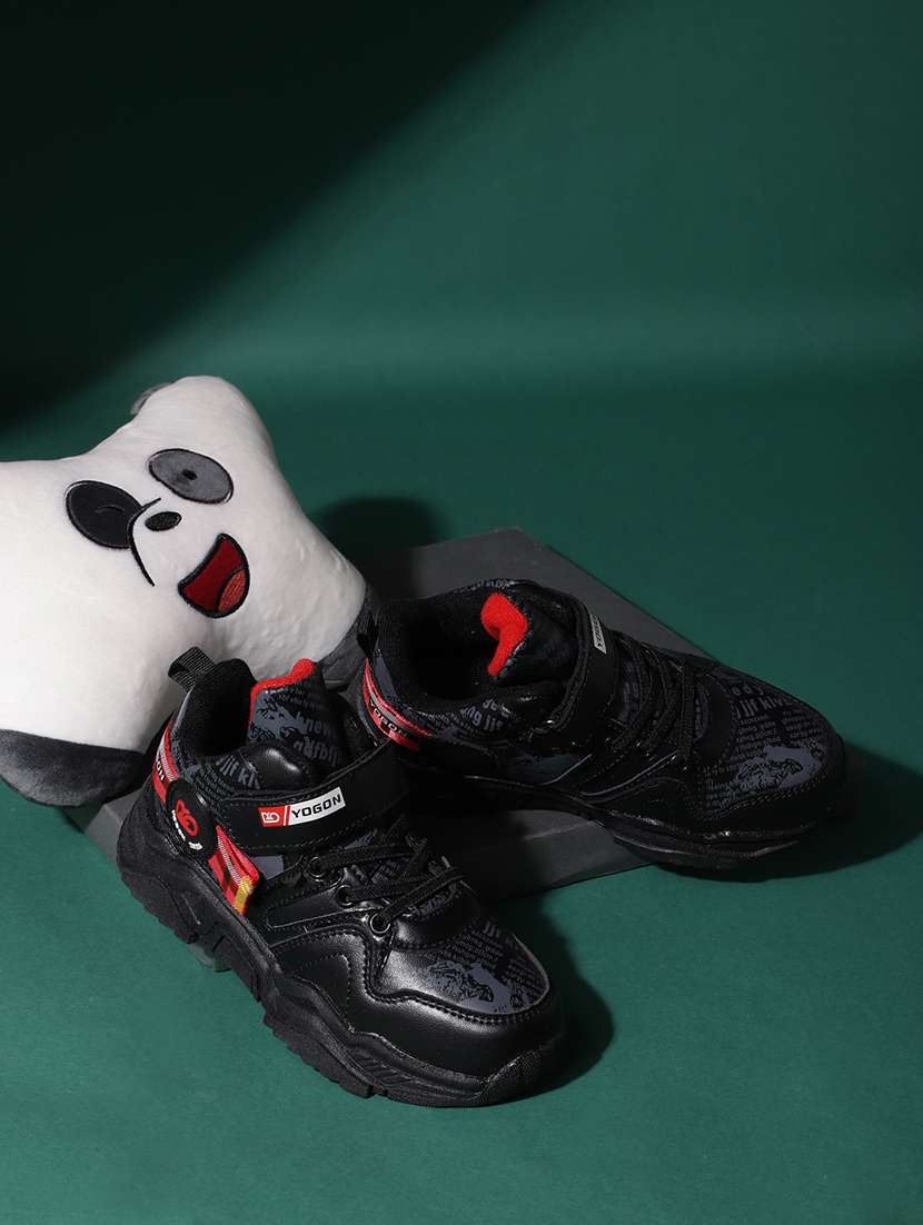 boy solid lace-up sneaker