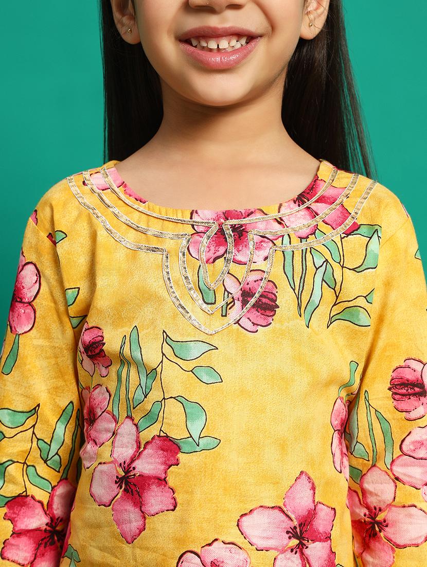 girls florals printed kurta palazzo set - 21639737 - Standard Image - 5