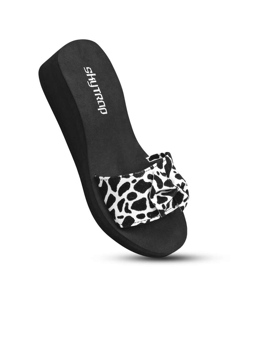 women black open toe flip flops