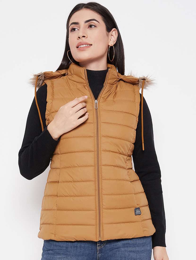 women plain hood neck & sleeveless quilted jacket