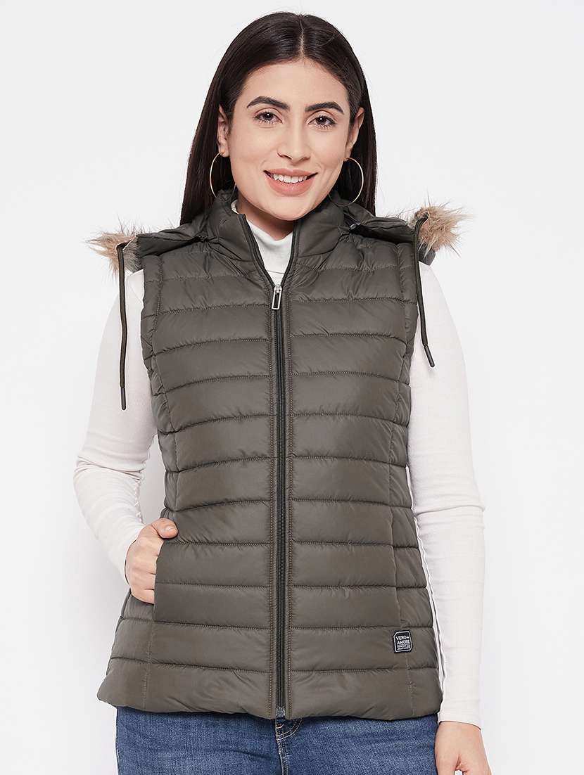 women plain hood neck & sleeveless quilted jacket