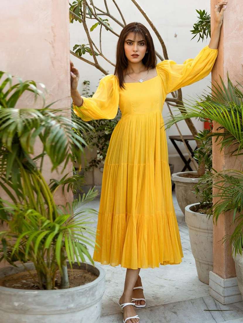 women solid puff sleeves tiered dress - 21642791 - Zoom Image - 0