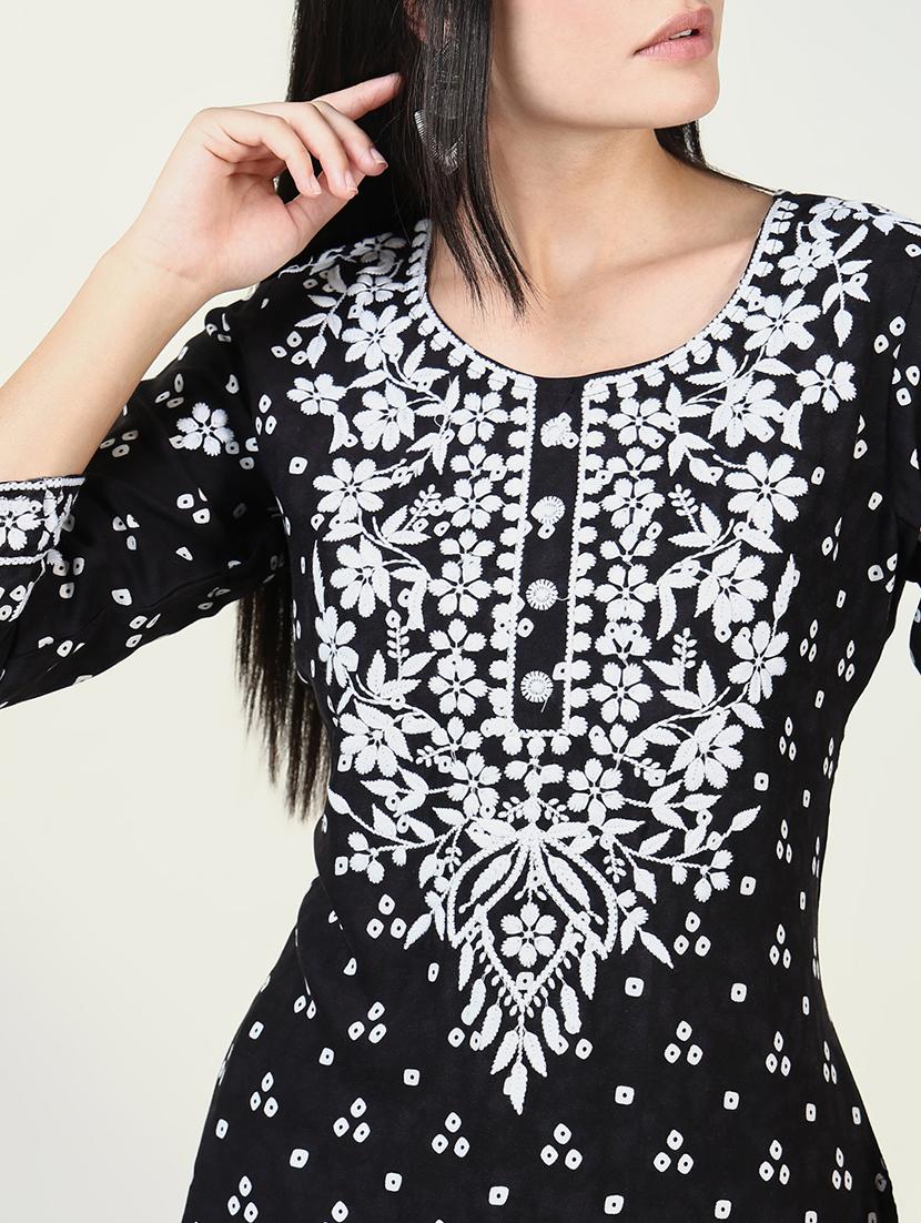 women three quarter sleeve straight chikankari kurta - 21643197 - Standard Image - 5