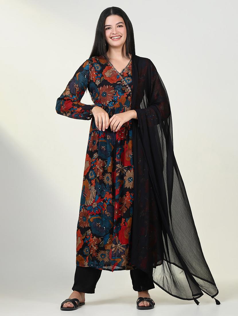 women three quarter sleeve kurta pant with dupatta set - 21643208 -  Zoom Image - 0