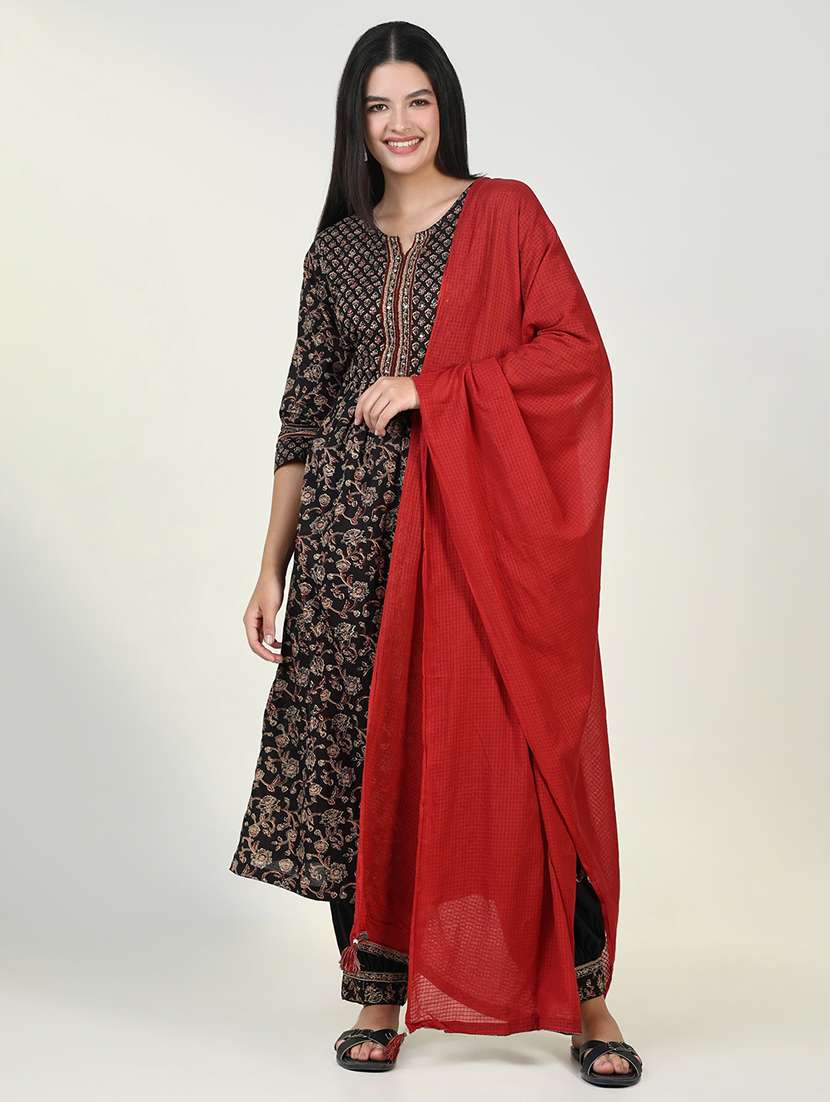 women three quarter sleeve kurta salwar with dupatta set - 21643225 -  Zoom Image - 0