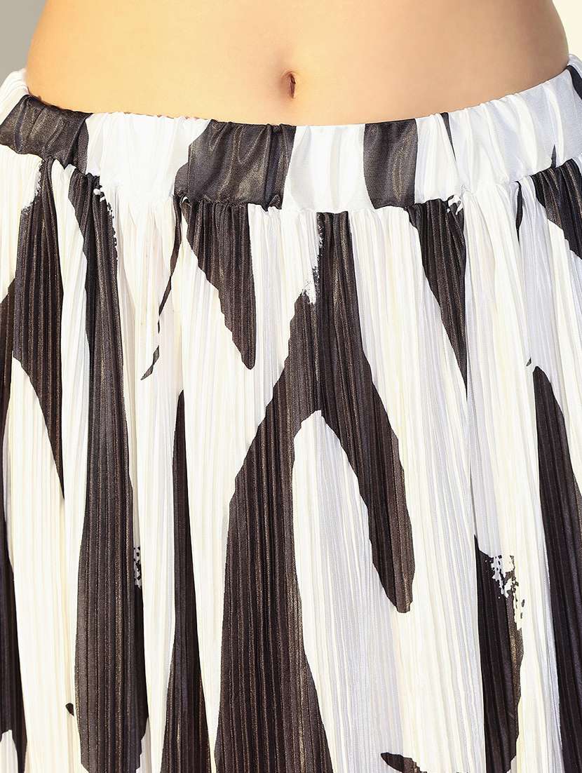 women printed top and skirt co-ord set - 21643272 -  Standard Image - 8