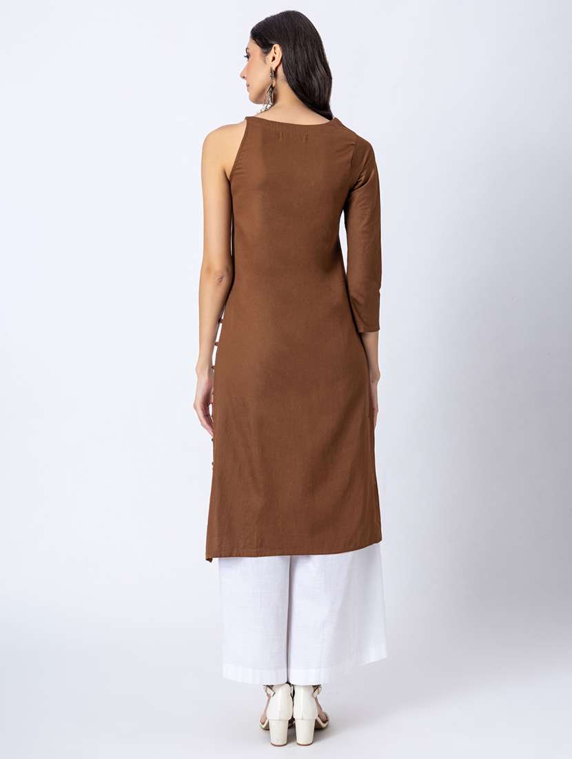 women solid boat neck front slit kurta - 21645821 - Standard Image - 3