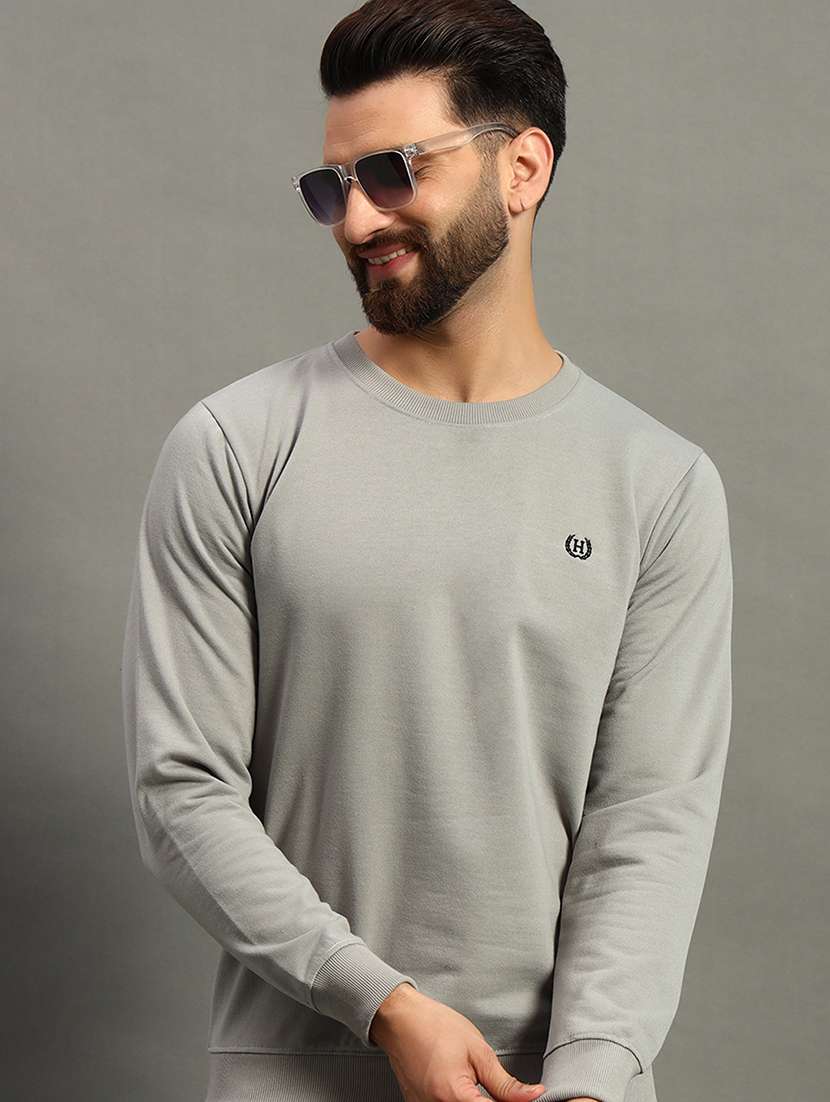 men solid regular fit sweatshirt