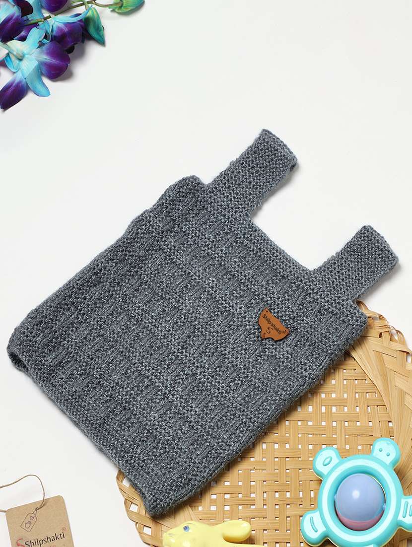 girls self design sleeveless sweater