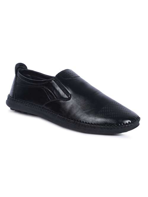 men solid slip on shoes