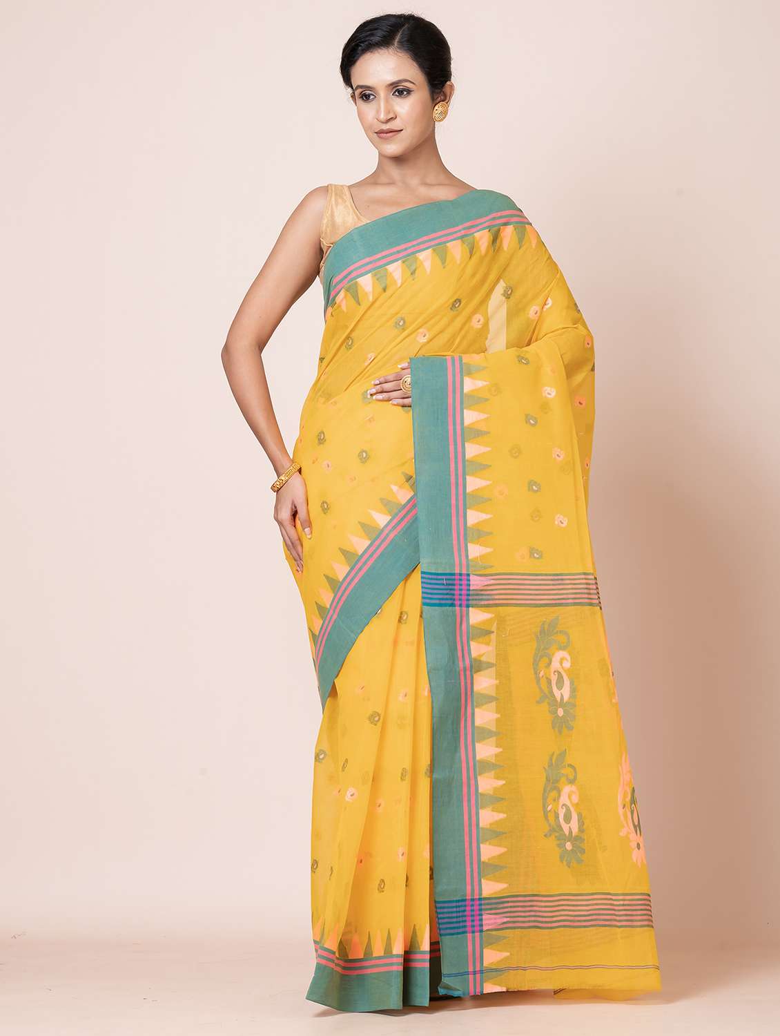 women self design handloom saree - 21648401 - Zoom Image - 0