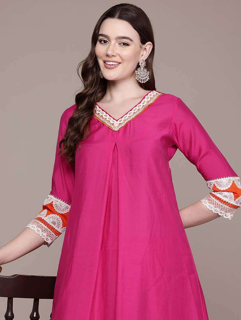 women solid lace work v neck kurta pant set - 21648661 -  Standard Image - 3
