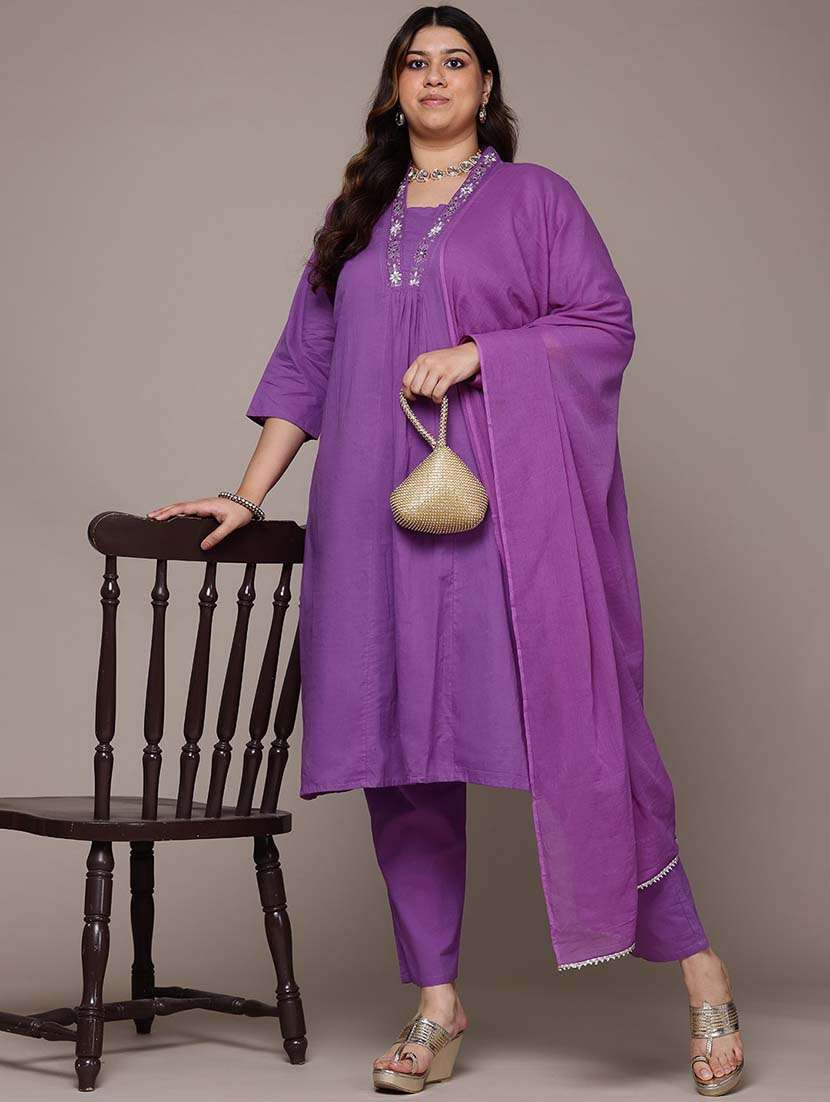 women plus size three quarter sleeve kurta pant with dupatta set - 21648677 -  Standard Image - 3