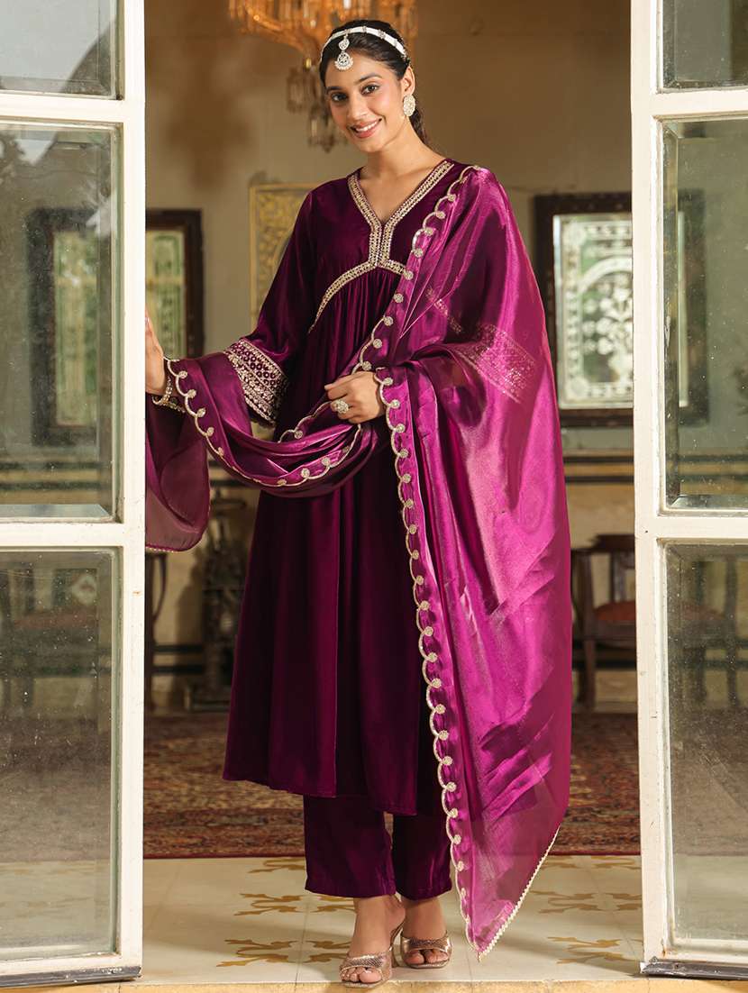 Women Embroidered Kurta Pant Set With Duaptta - 21648944 -  Standard Image - 3