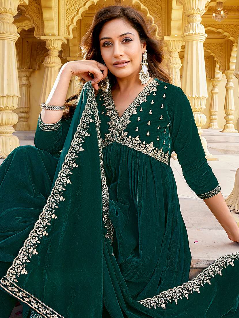 women embroidered kurta pant set with duaptta - 21648952 -  Standard Image - 5