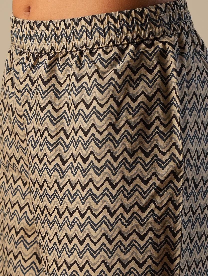 globus women grey embroidered yoke allover floral print tiered a-line kurta with chevron print wide leg pants workwear set - 21649095 - Standard Image - 5