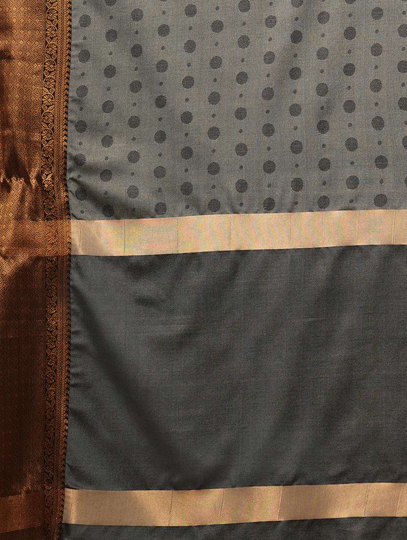 women printed bordered saree - 21649536 -  Standard Image - 5