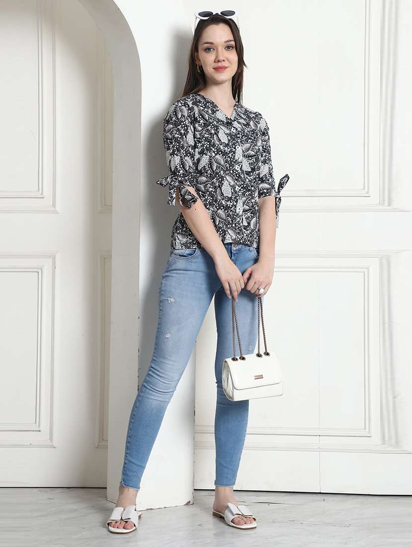 women floral print v-neck top - 21650561 - Standard Image - 3