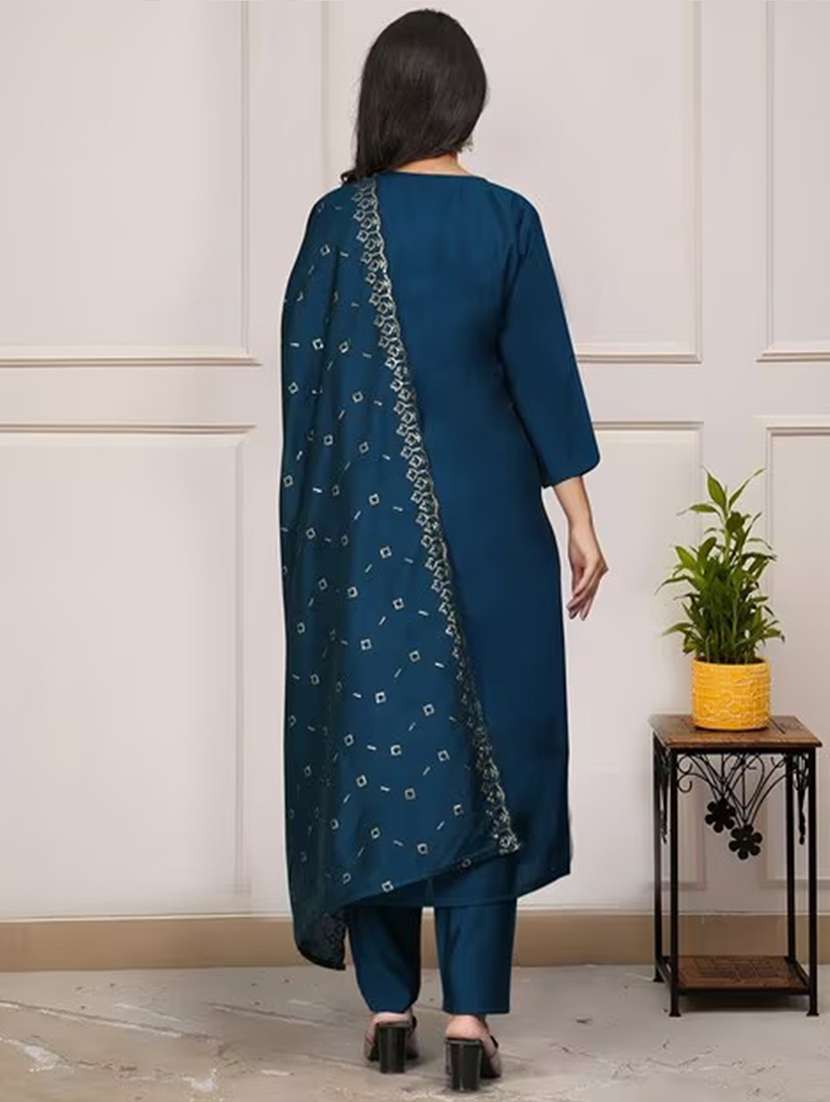 women embroidered kurta pant set with duaptta - 21650952 -  Standard Image - 3