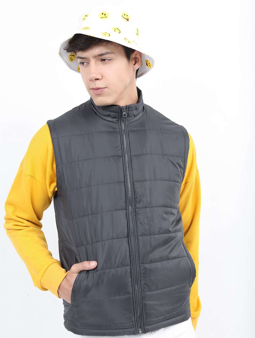 men solid sleeveless quilted jacket
