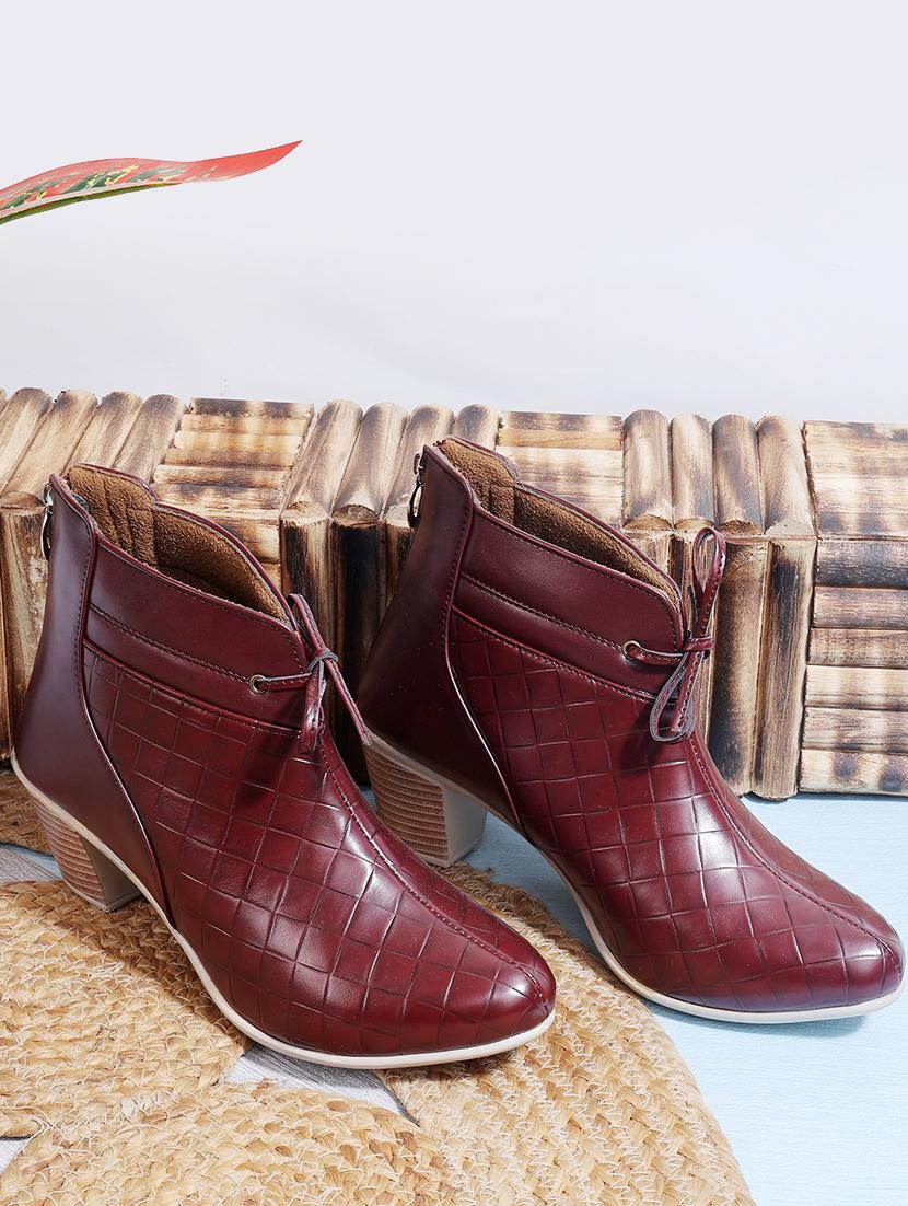 women ankle lenght slip on boot