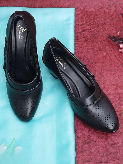 women black slip on pump