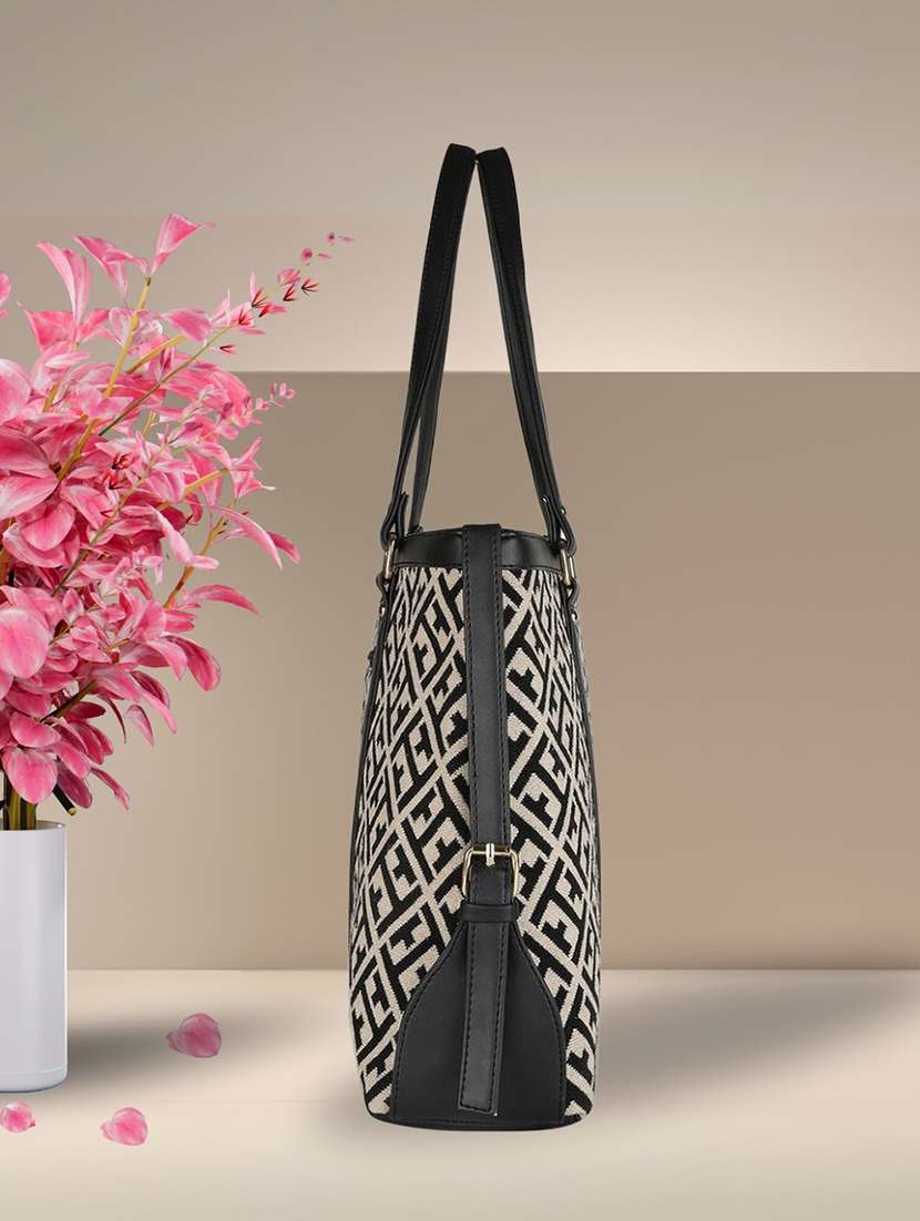 women printed tote bags - 21653433 -  Standard Image - 3