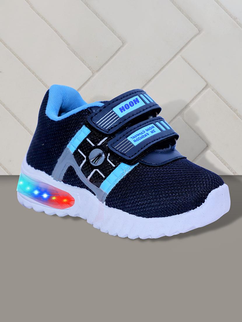 kids unisex velcro sport shoes - 21660220 -  Zoom Image - 0