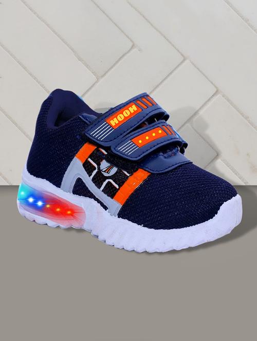 kids unisex velcro sport shoes - 21660221 -  Standard Image - 0