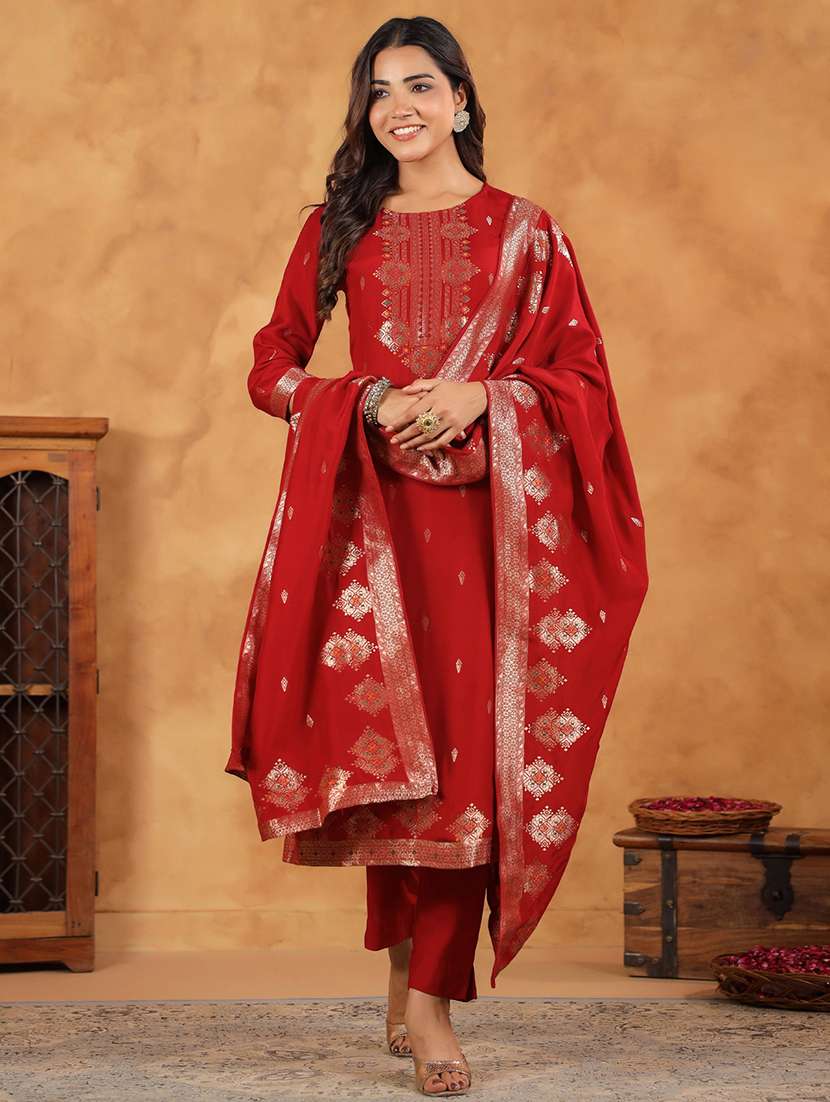 women self design three quarter sleeve suit set