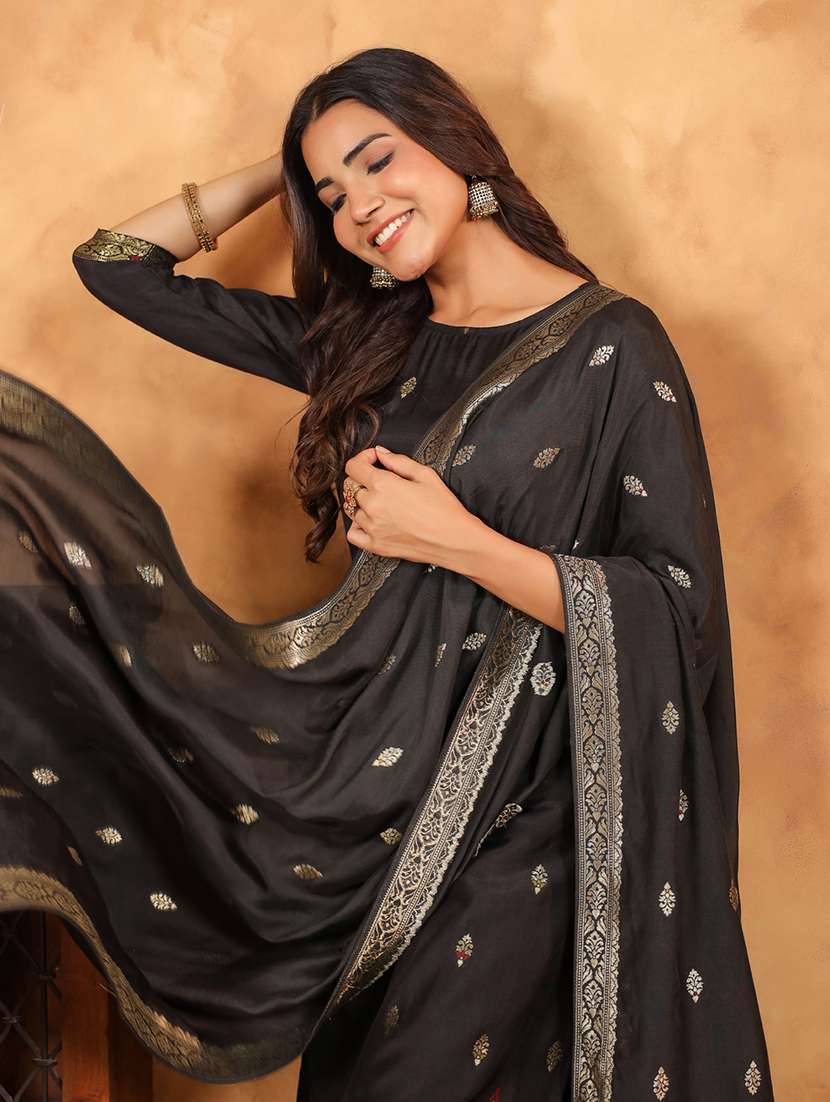 women self design three quarter sleeve suit set - 21660492 -  Standard Image - 5