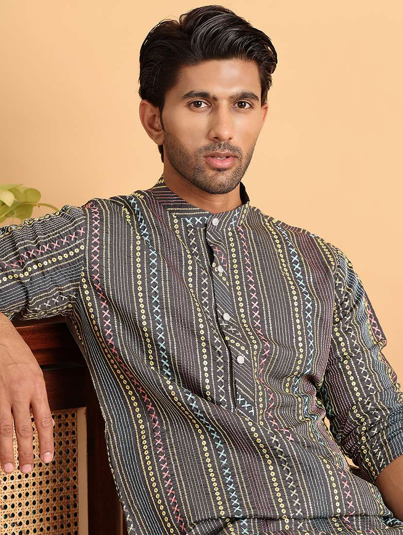 men embroidered mandarin neck long kurta - 21660538 -  Standard Image - 5