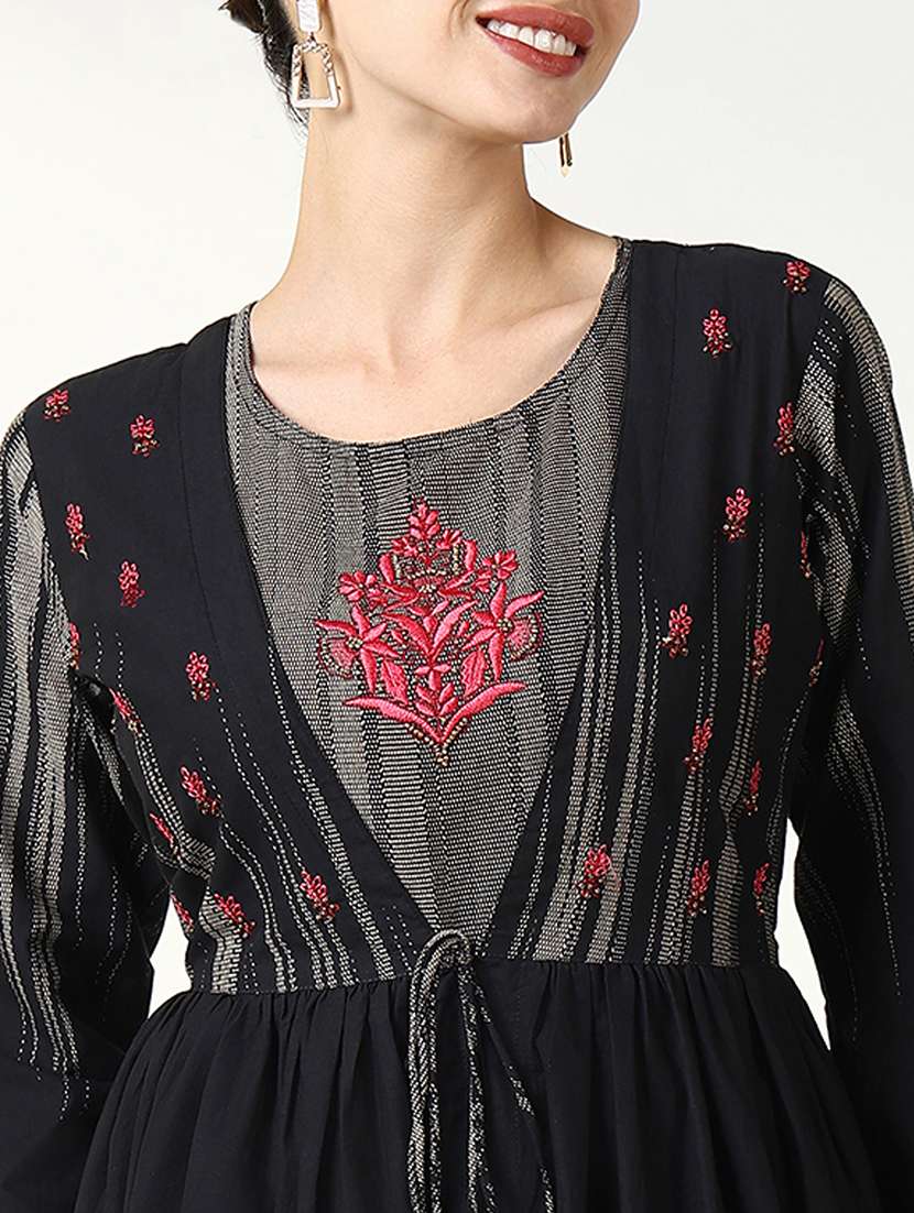 women embroidered a-line kurta with long shrug - 21661525 - Standard Image - 5