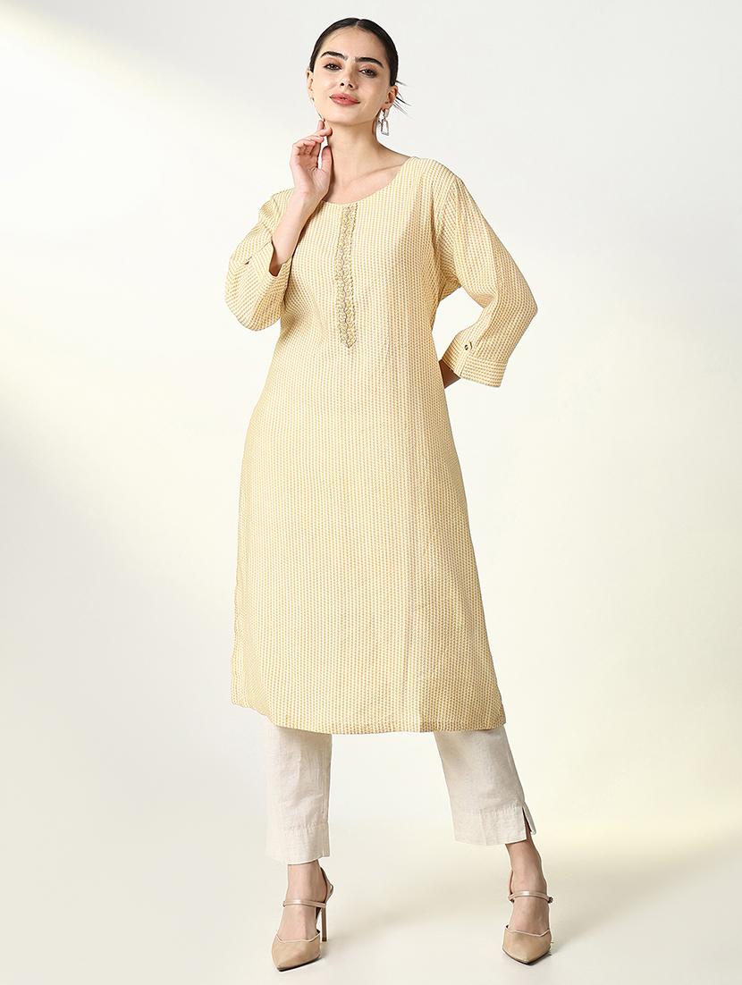 women three quarter sleeve straight kurta - 21661542 - Zoom Image - 0