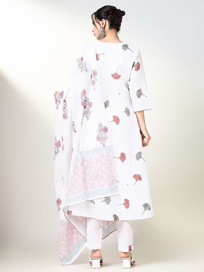 women floral printed kurta pant set with dupatta - 21661569 -  Standard Image - 3