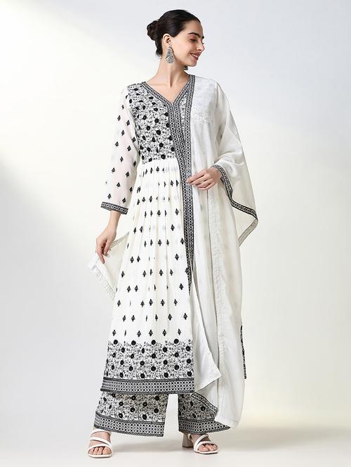 women embroidered kurta palazzo set with dupatta - 21661615 - Standard Image - 0