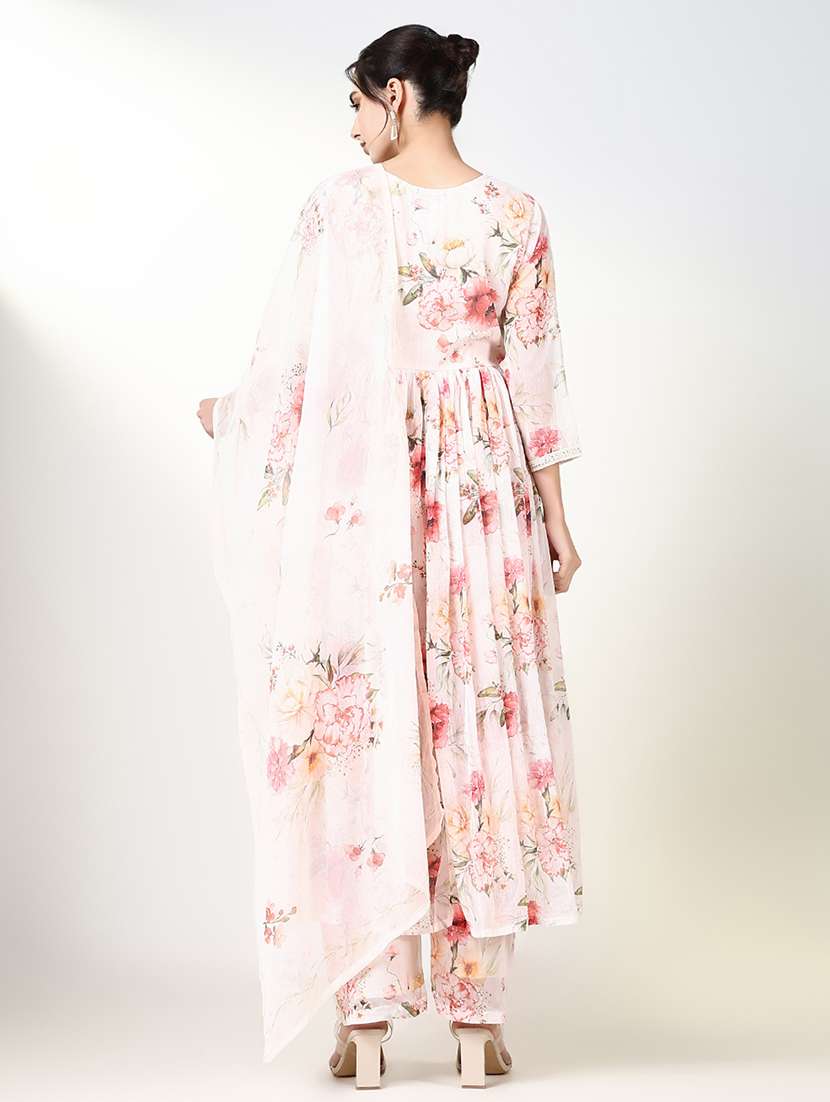 women floral three quarter sleeve kurta pant with dupatta set - 21661637 -  Standard Image - 3