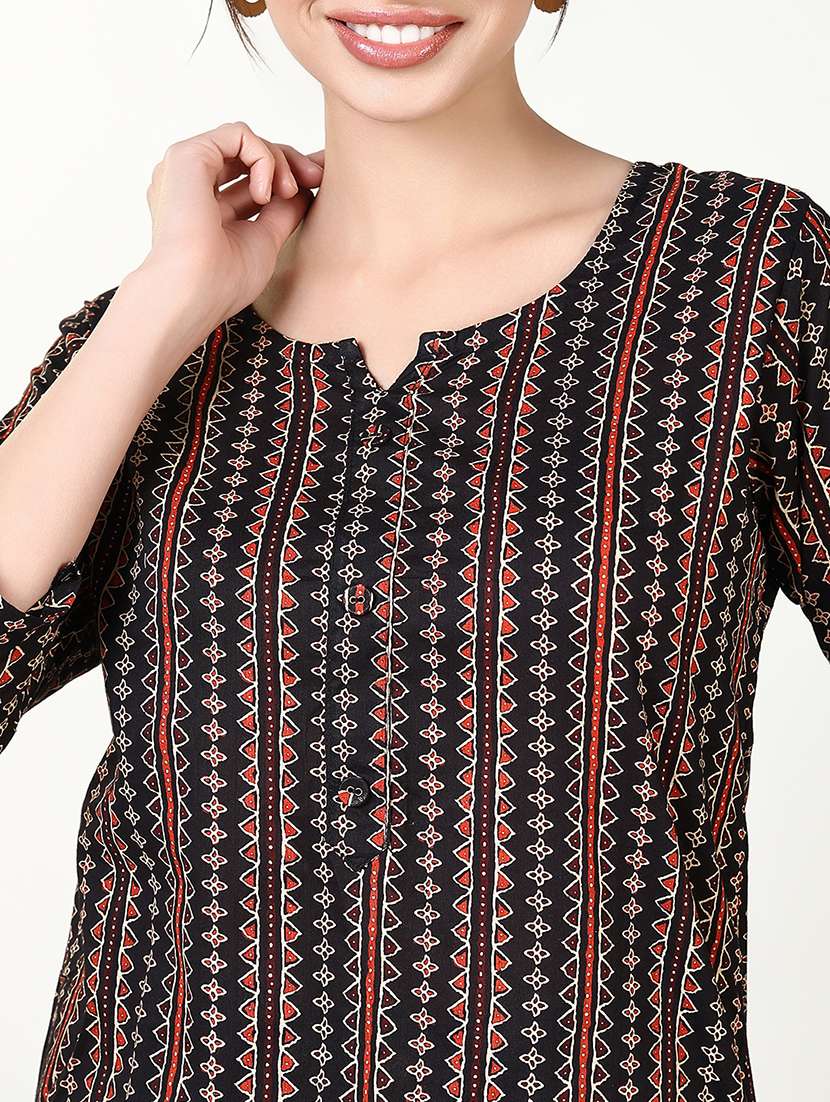 women three quarter sleeve straight kurti - 21661680 -  Standard Image - 5