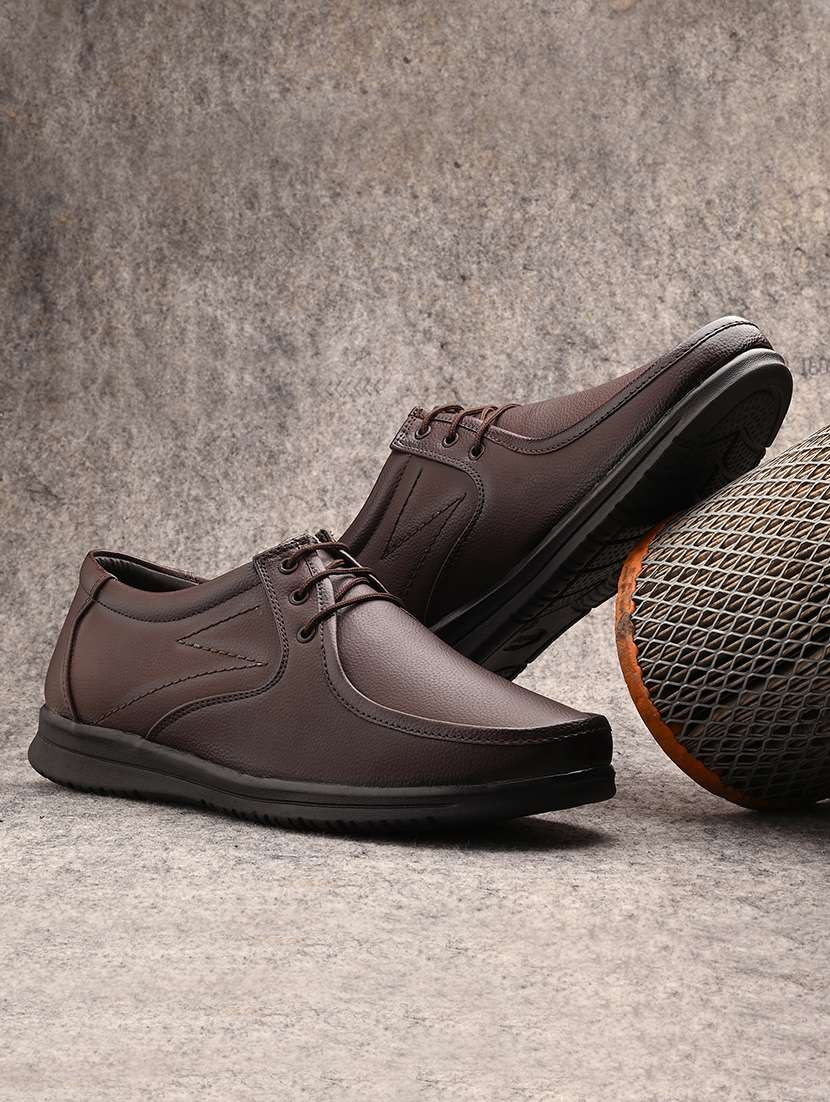 men brown lace-up derby