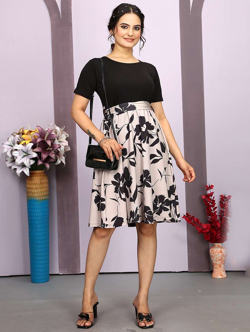 women floral print round neck fit & flare dress - 21663428 - Zoom Image - 0