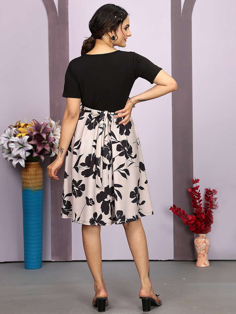 women floral print round neck fit & flare dress - 21663428 - Standard Image - 3