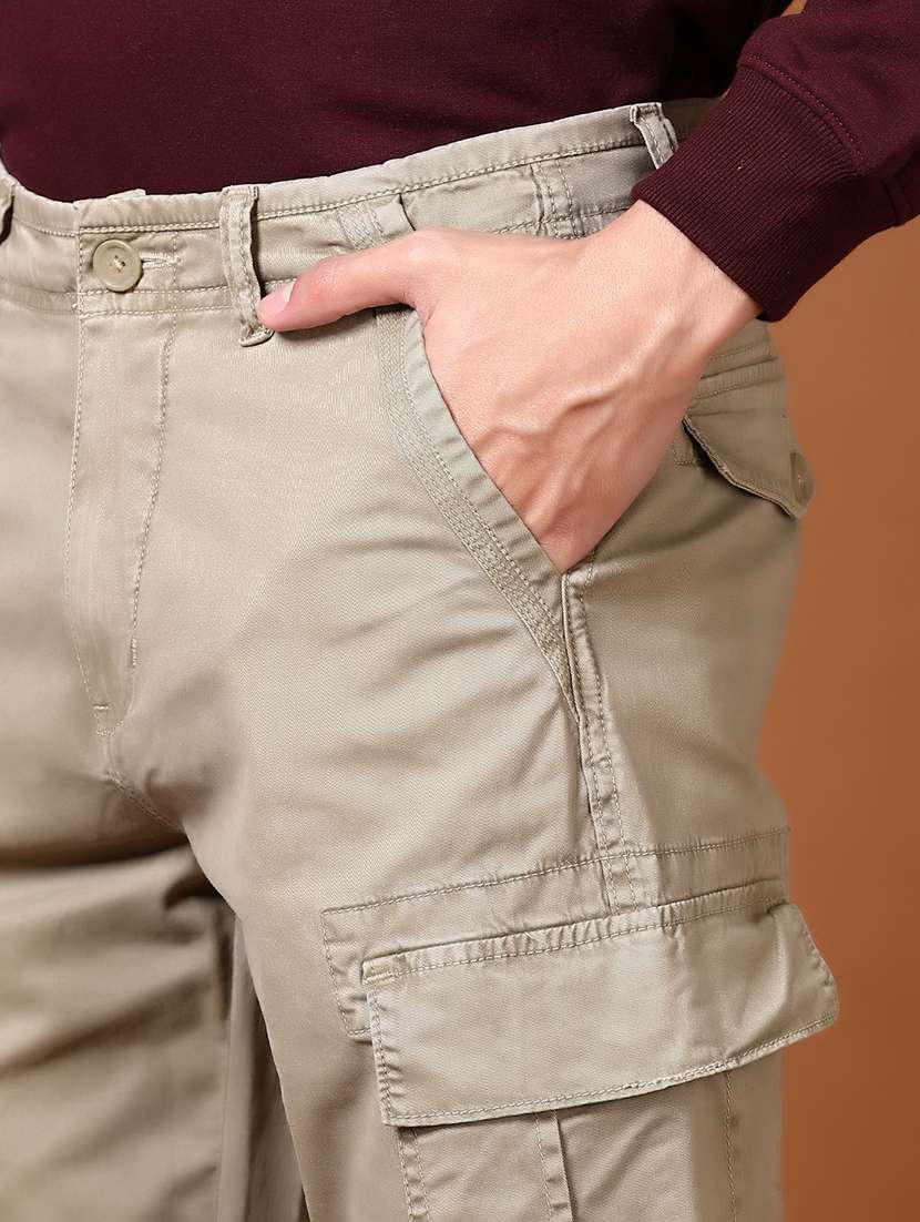men solid mid rise regular fit cargo - 21664534 -  Standard Image - 5