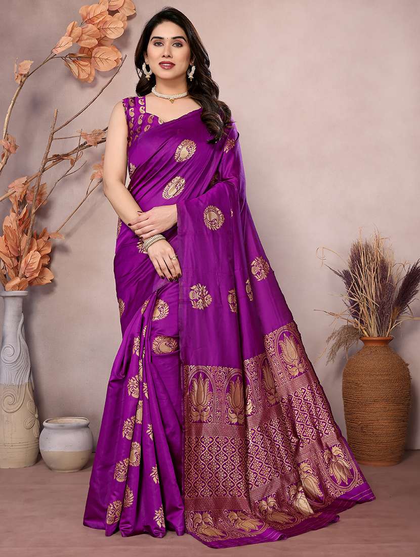 women self design banarasi saree with blouse - 21665271 - Zoom Image - 0