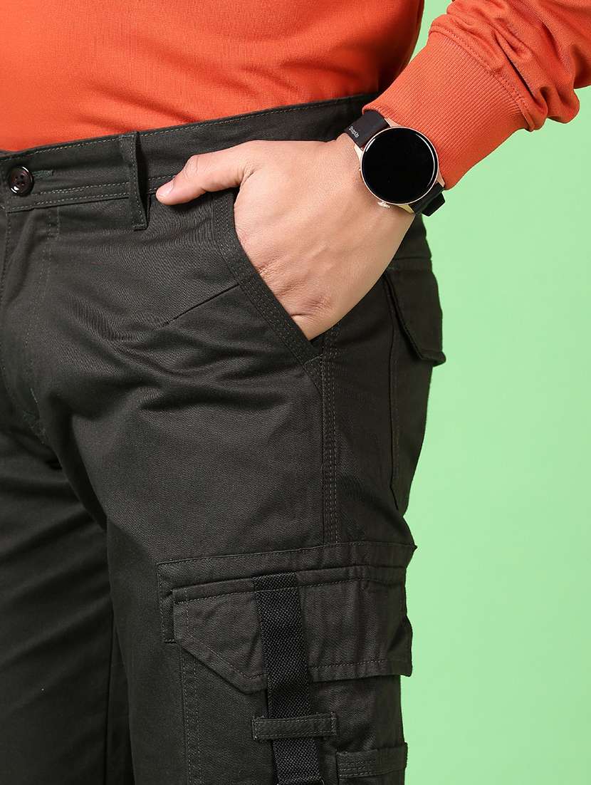 men solid mid rise regular fit cargo - 21665399 -  Standard Image - 5