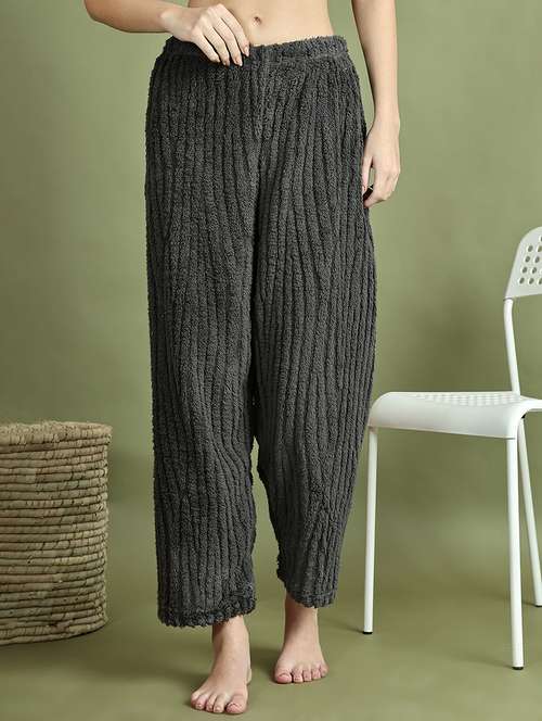 women solid mid rise pajama