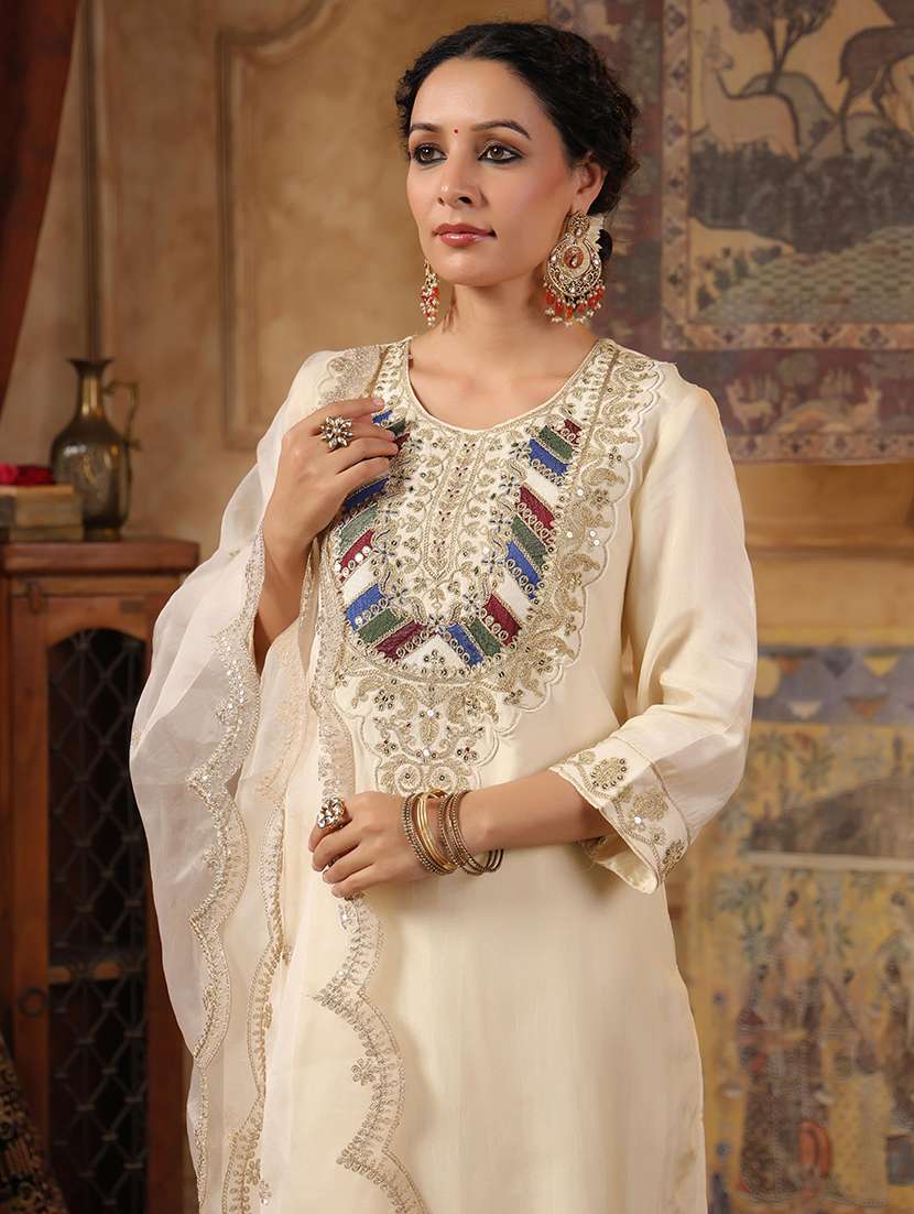 women zari work kurta pant set with dupatta - 21668131 - Standard Image - 3