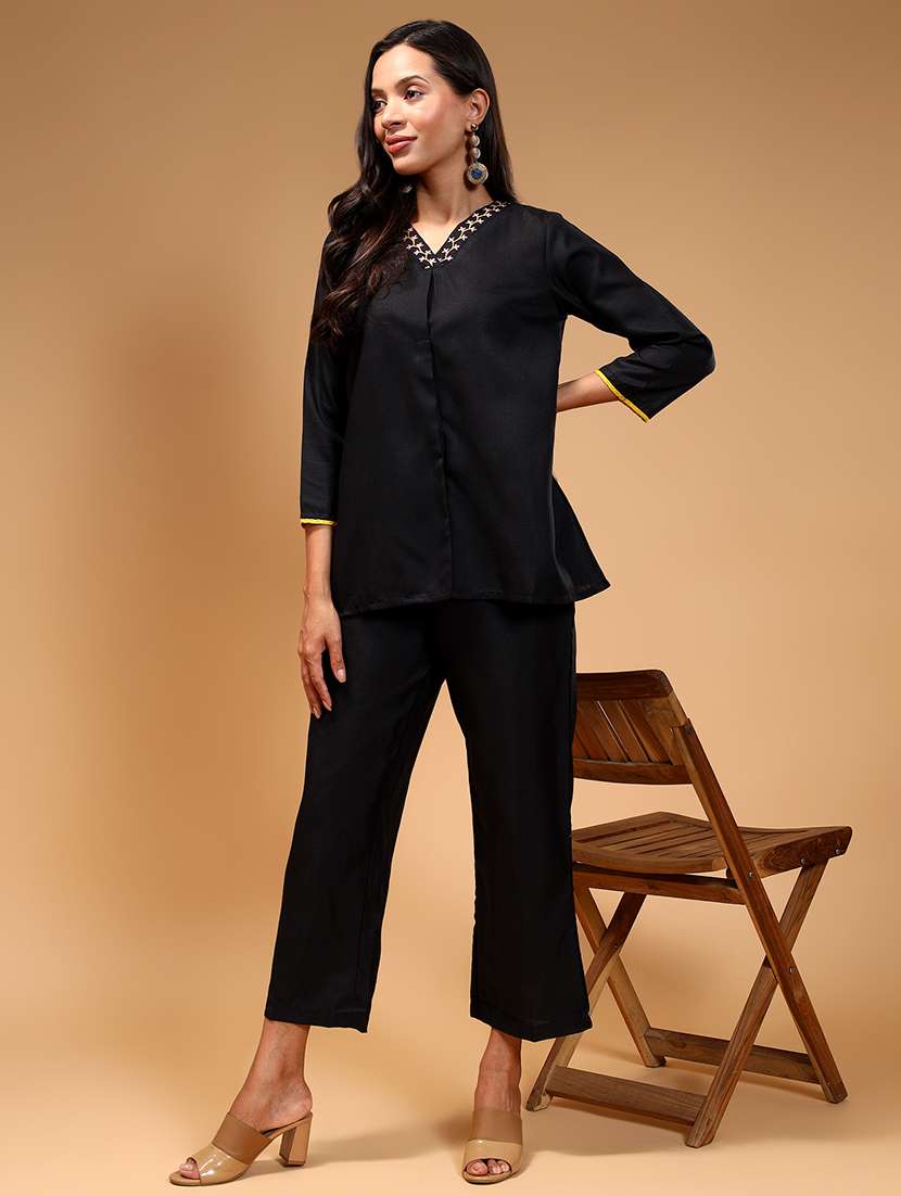 women black solid v neck co-ords set - 21668313 -  Standard Image - 3