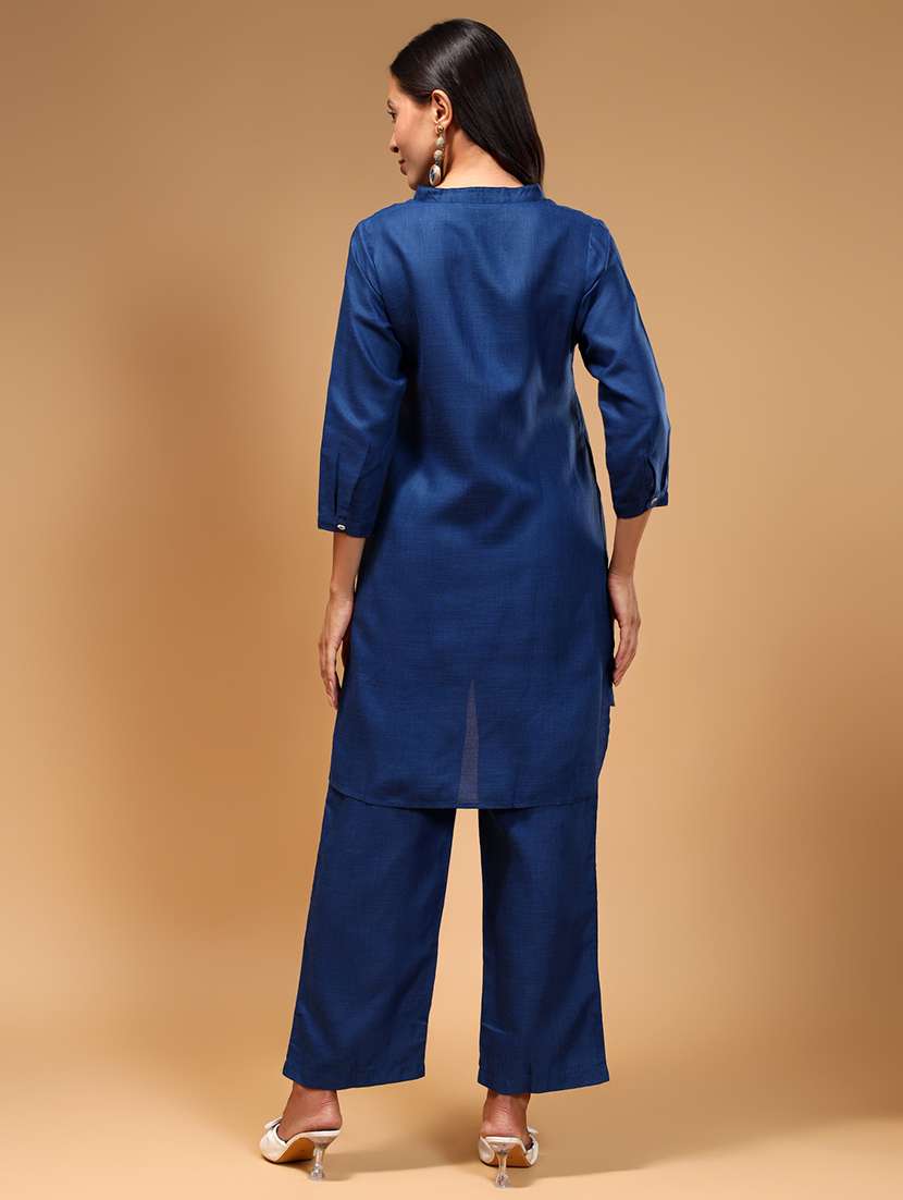 women solid notch neck co-ords set - 21668333 - Standard Image - 3