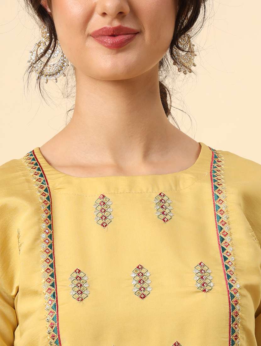 women three quarter sleeve kurta pant with dupatta set - 21669878 -  Standard Image - 5