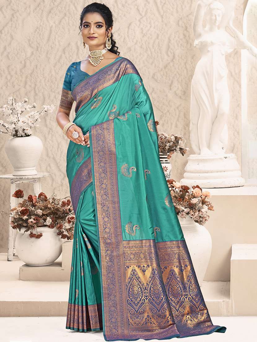 women self design bordered saree with blouse